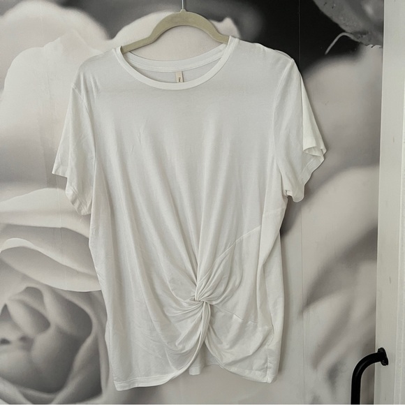 Babaton white knotted t-shirt size large - Picture 1 of 4